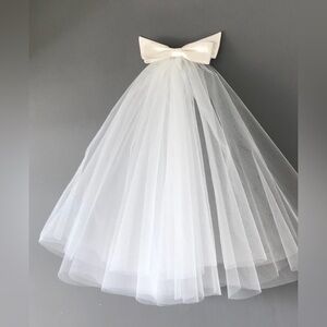 60s style bouffant short wedding veil with bow, bachelorette veil, ivory